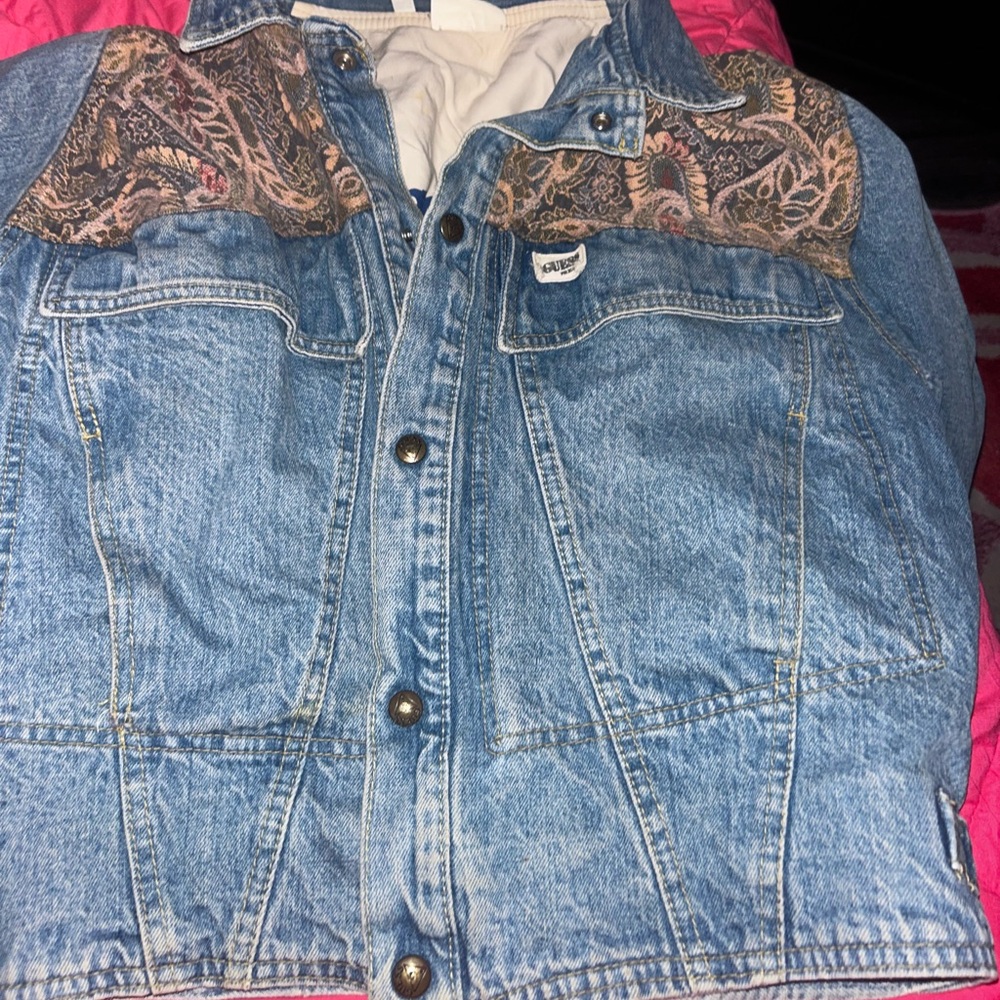 Vintage 1980s guess by George Marciano Jean jacket with pink paisley design